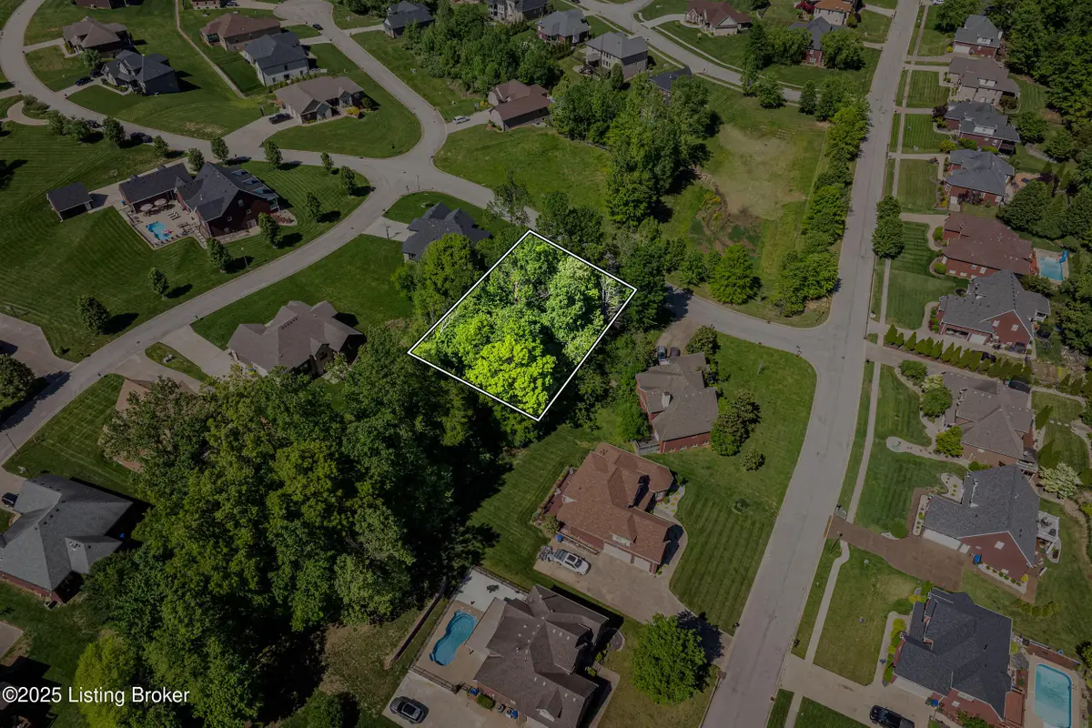 9814 Sunnys Halo Ct, Louisville, KY 40214 - Image #1