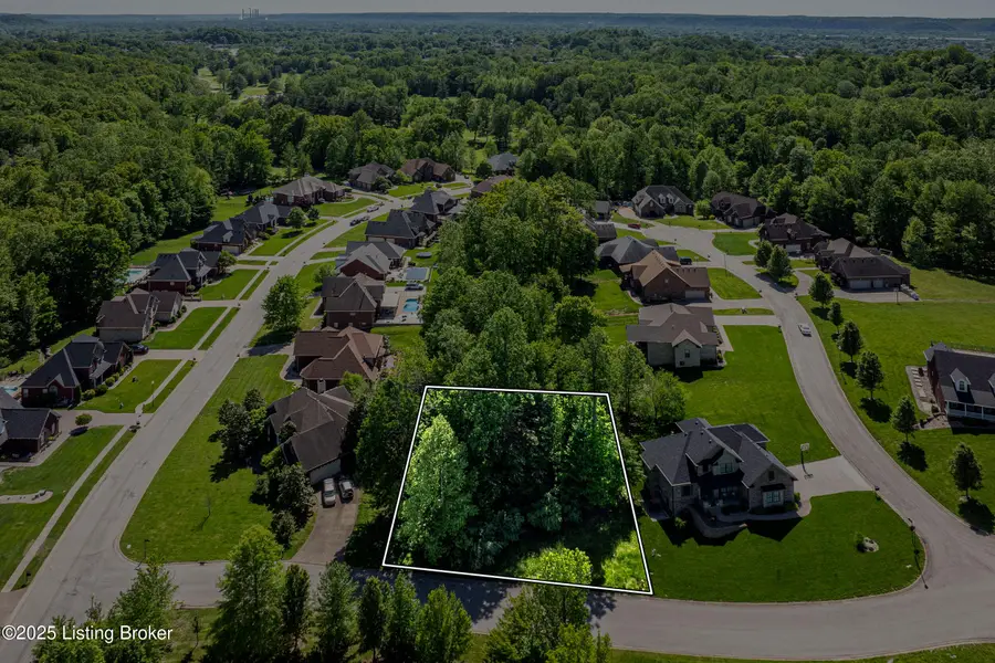 9814 Sunnys Halo Ct, Louisville, KY 40214 - Image #2