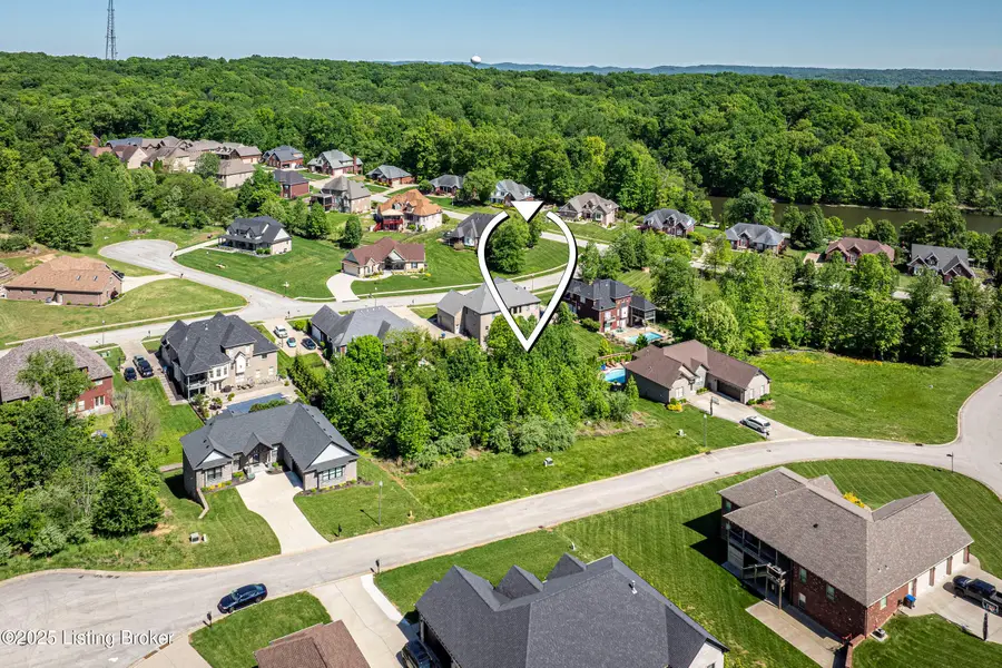 4109 Smarty Jones Dr, Louisville, KY 40214 - #2