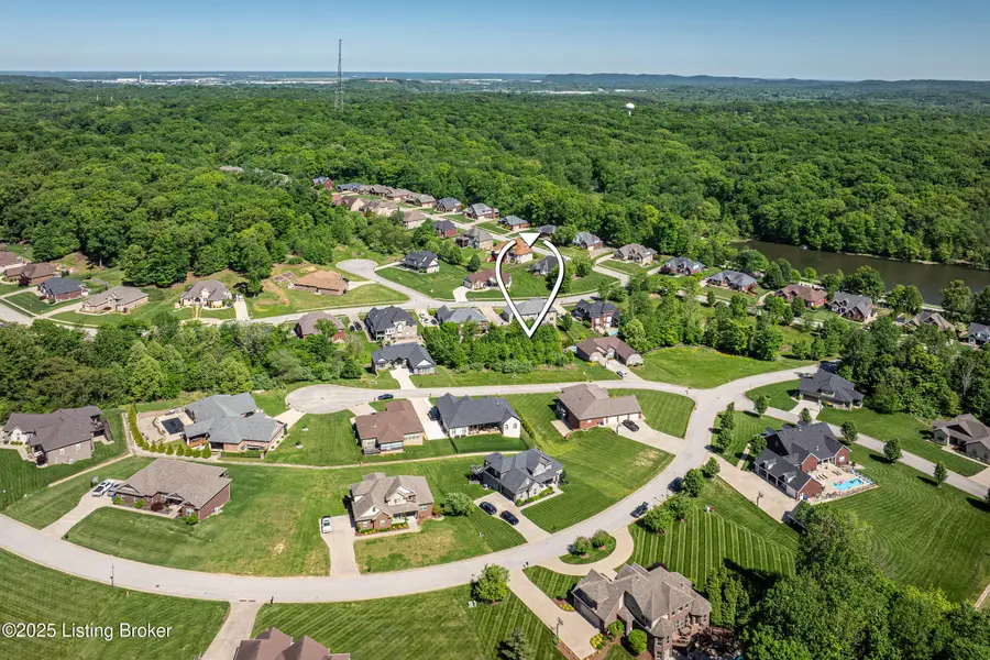 4109 Smarty Jones Dr, Louisville, KY 40214 - #3