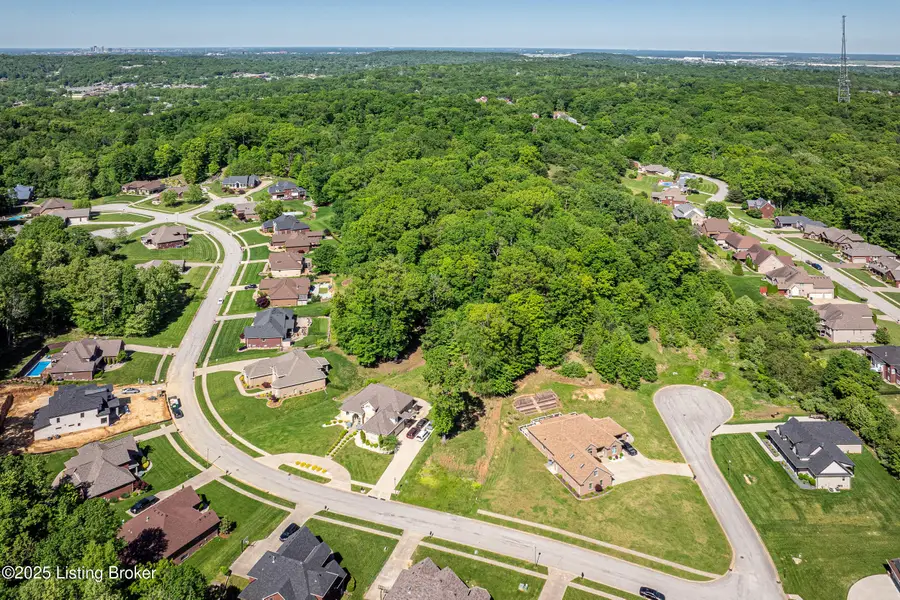 9809 Secretariat Dr, Louisville, KY 40214 - #3