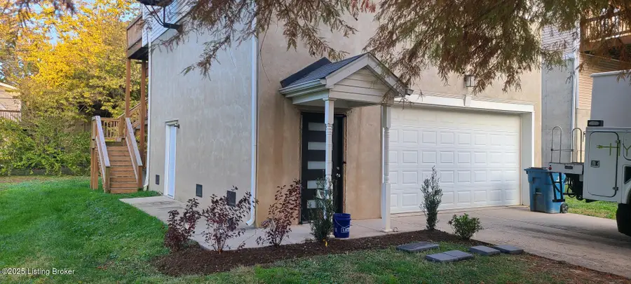 909 W Riverside Dr, Louisville, KY 40207 - Image #2