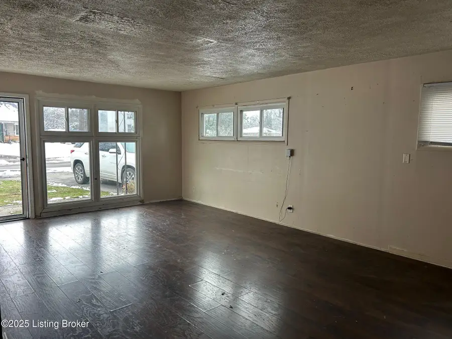 2907 Garey Ln, Louisville, KY 40216 - Image #3