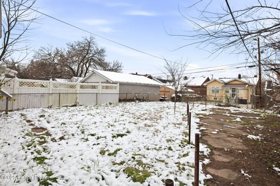 236 S 42nd St, Louisville, KY 40212 - Image #3