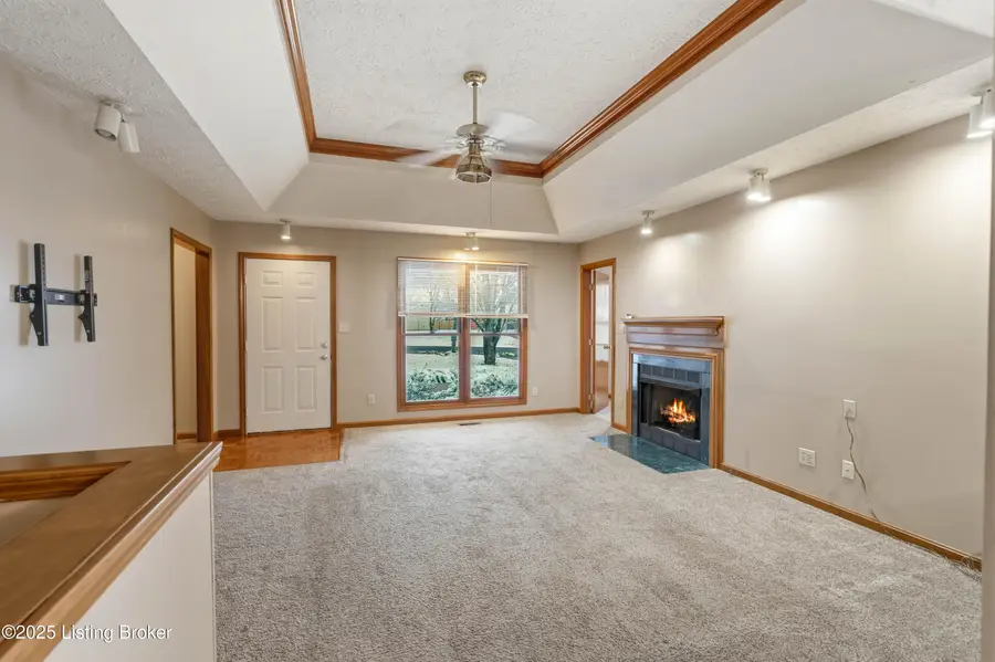 529 Honeysuckle Rd, Shelbyville, KY 40065 - Image #2