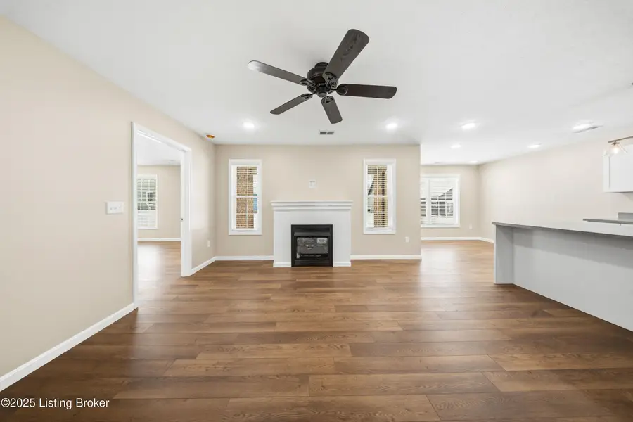 25 Paislynne Ct, Brandenburg, KY 40108 - Image #2