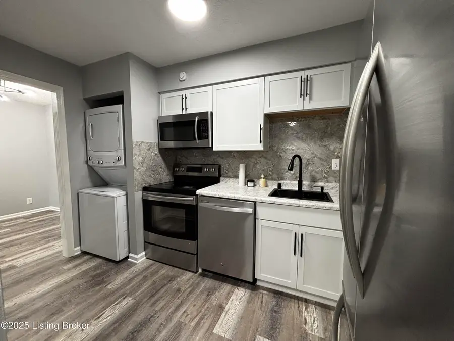 7084 Wildwood Cir #APT 81, Louisville, KY 40291 - Image #2