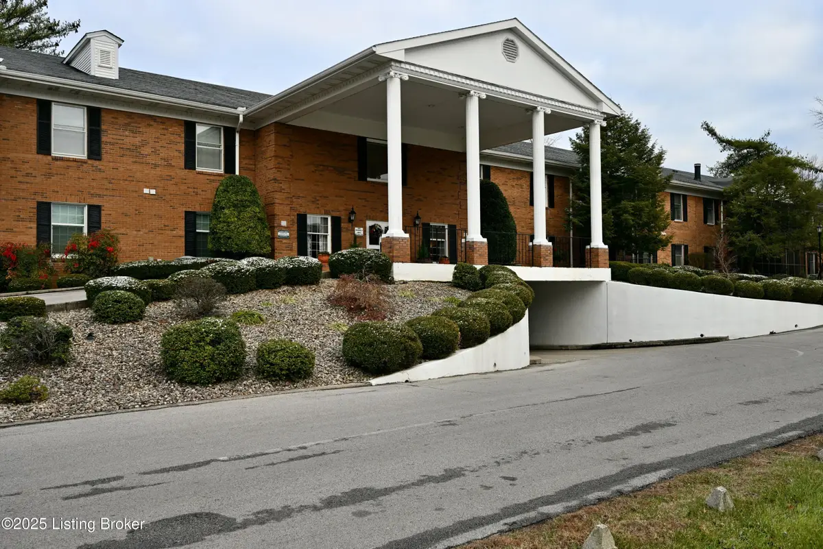 1616 Gardiner Ln #210, Louisville, KY 40205 - Image #1