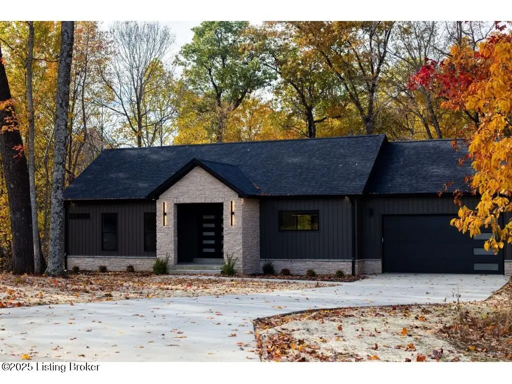 1304 Burns Rd, Radcliff, KY 40160 - Image #1