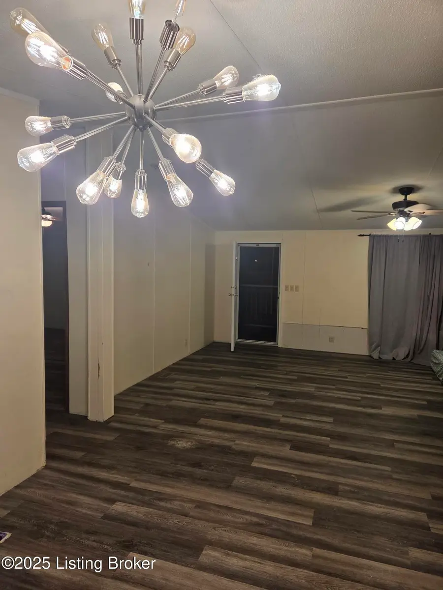 551 Birchwood Cir, Shelbyville, KY 40065 - Image #3