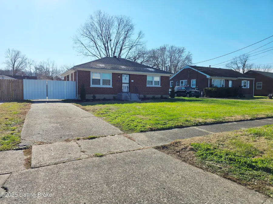 1712 Cardinal Ct, Louisville, KY 40216 - Image #2