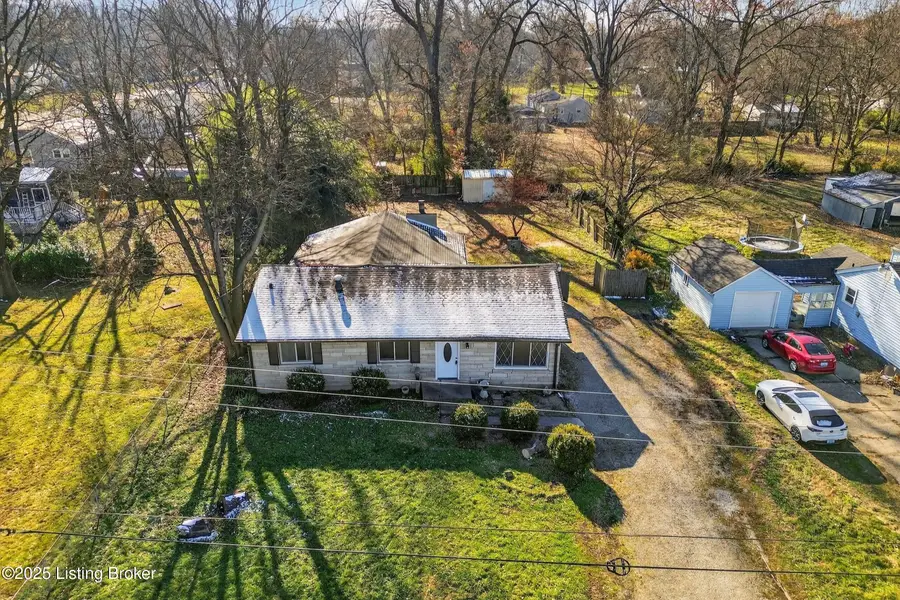 2306 Edgin Ct, Louisville, KY 40216 - Image #2