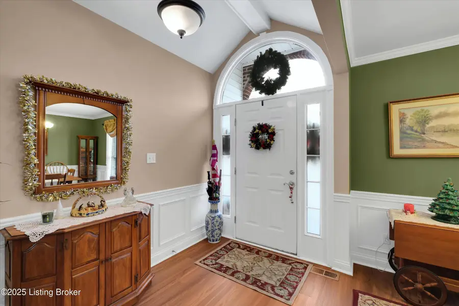 1928 Prestwick Dr, La Grange, KY 40031 - Image #2