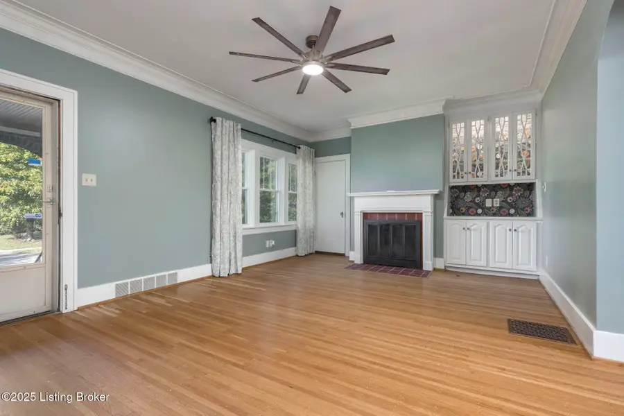 419 Fairlawn Rd, Louisville, KY 40207 - Image #2