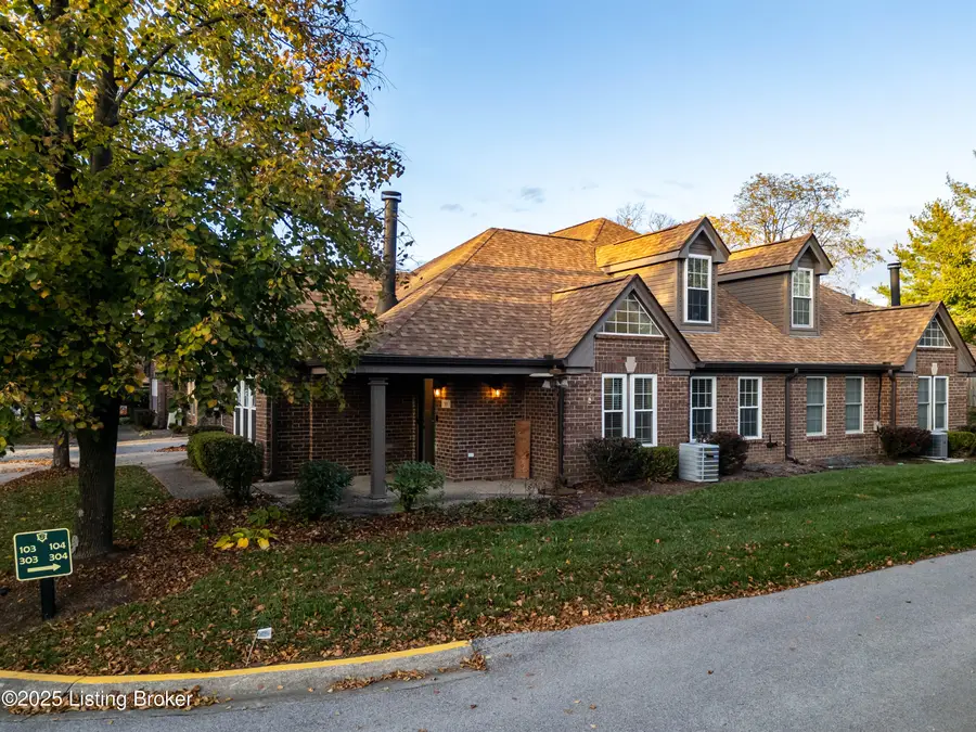 302 Eastbridge Ct #302, Louisville, KY 40223 - Image #3