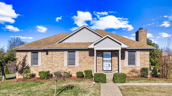 4901 Hunters Point Cir, Louisville, KY 40216