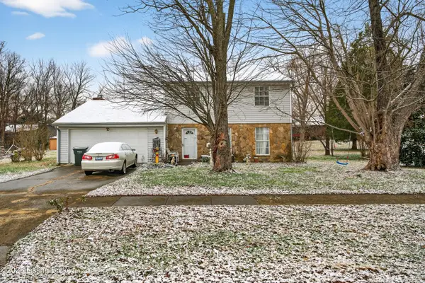 1205 Glenwood Dr, Radcliff, KY 40160