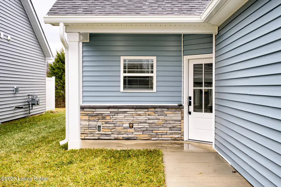 10926 Brookley Dr, Louisville, KY 40229 - Image #2