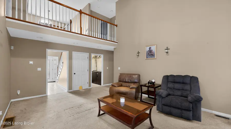 10520 Providence Dr, Louisville, KY 40291 - Image #3