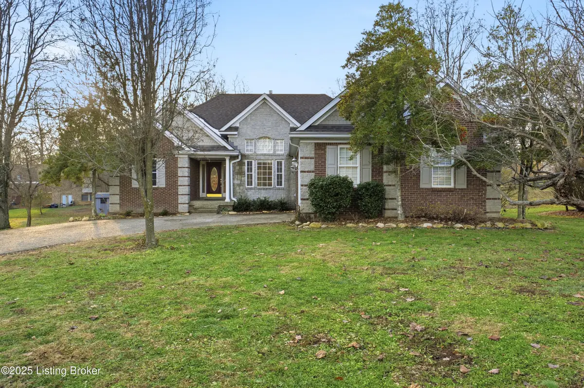 530 Wood Lake Dr, La Grange, KY 40031 - Image #1