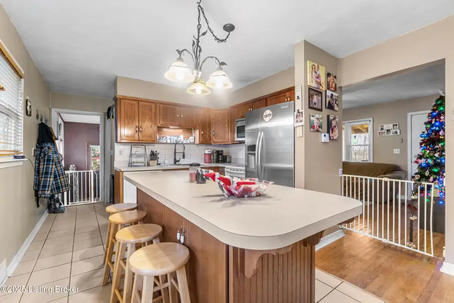 241 Northview Dr, Shepherdsville, KY 40165 - Image #2