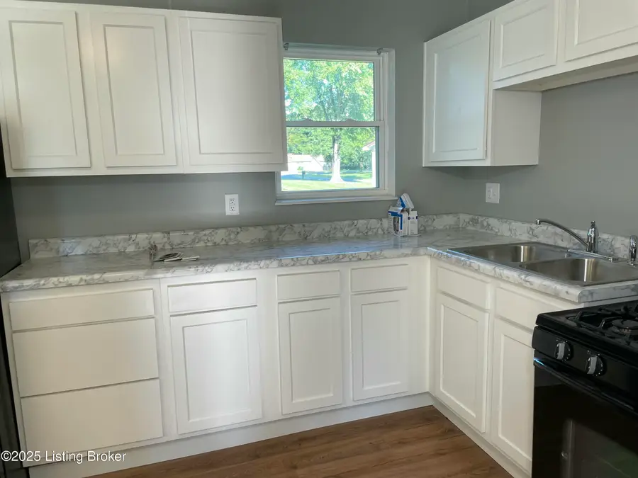 7602 Randy Ct, Louisville, KY 40258 - Image #3