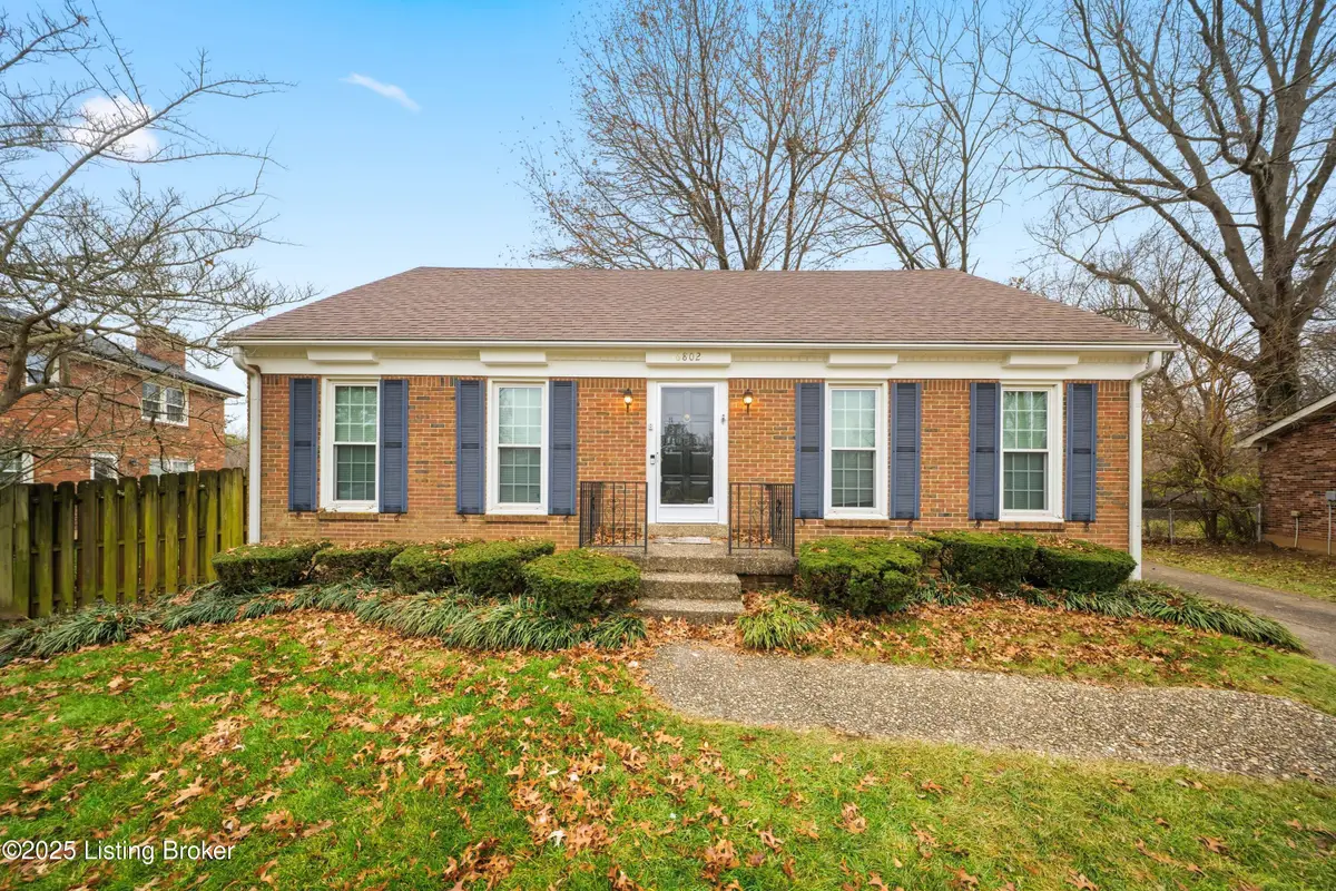 6802 Chepstow Ct, Louisville, KY 40207 - Image #1
