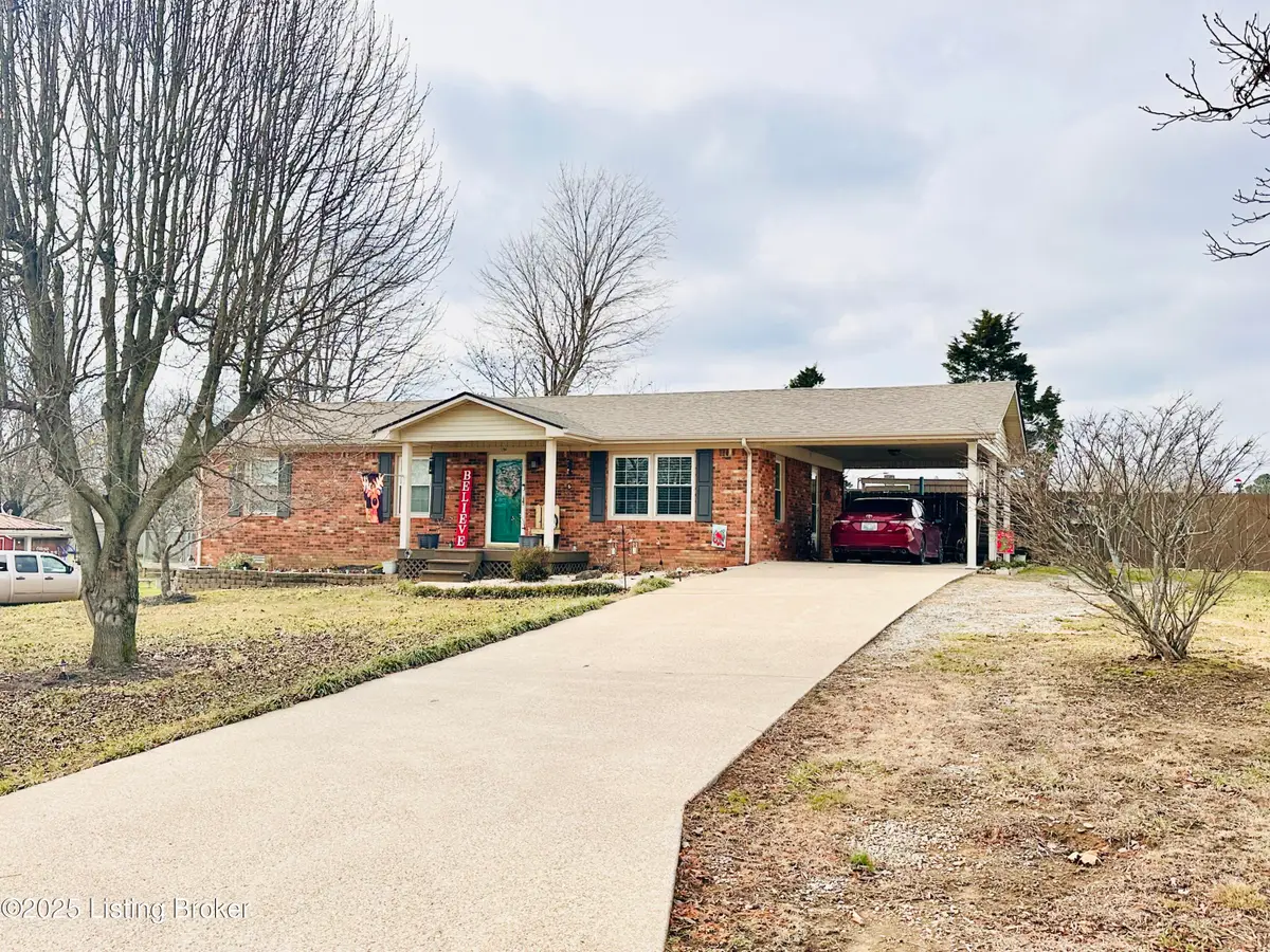 1206 Hickorywood Dr, Leitchfield, KY 42754 - Image #1