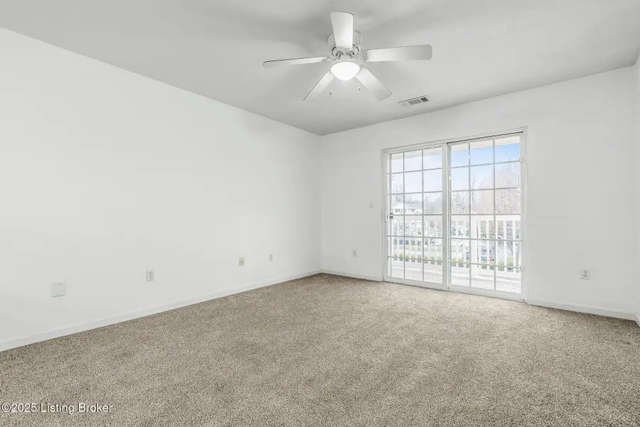 9303 Stonestreet Rd #UNIT 214, Louisville, KY 40272 - Image #3