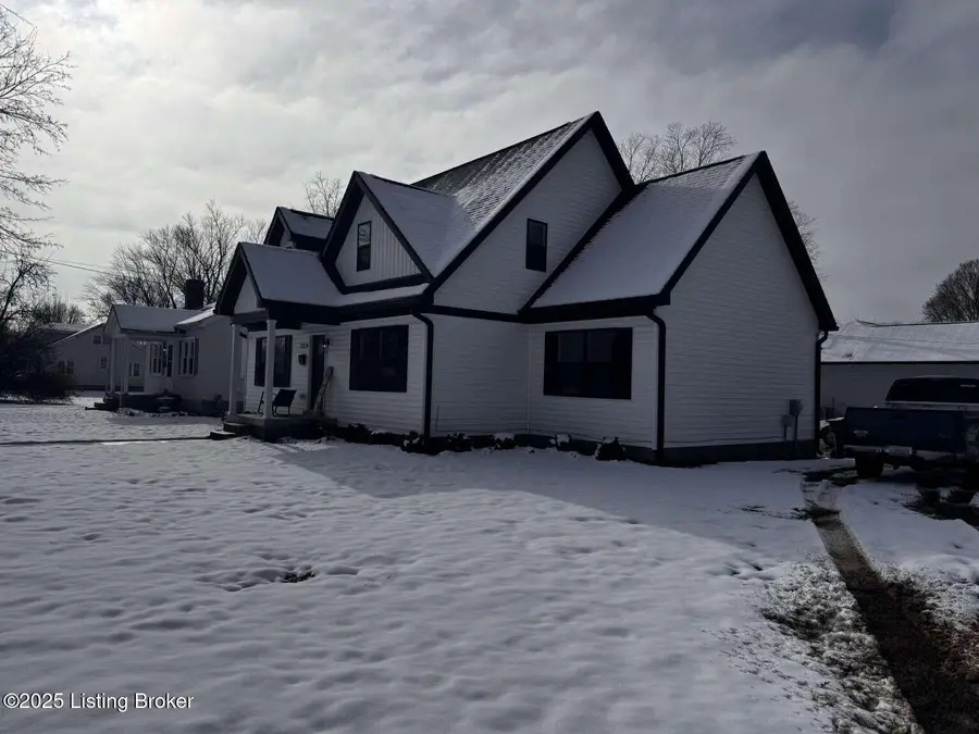 8804 Thompson Ln, Louisville, KY 40258 - Image #2