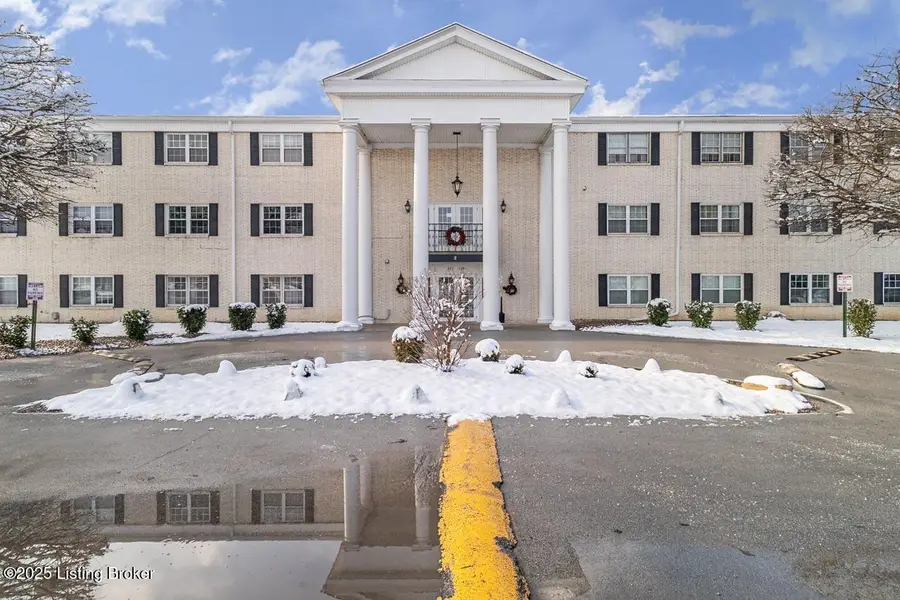 281 El Conquistador Pl, Louisville, KY 40220 - Image #2