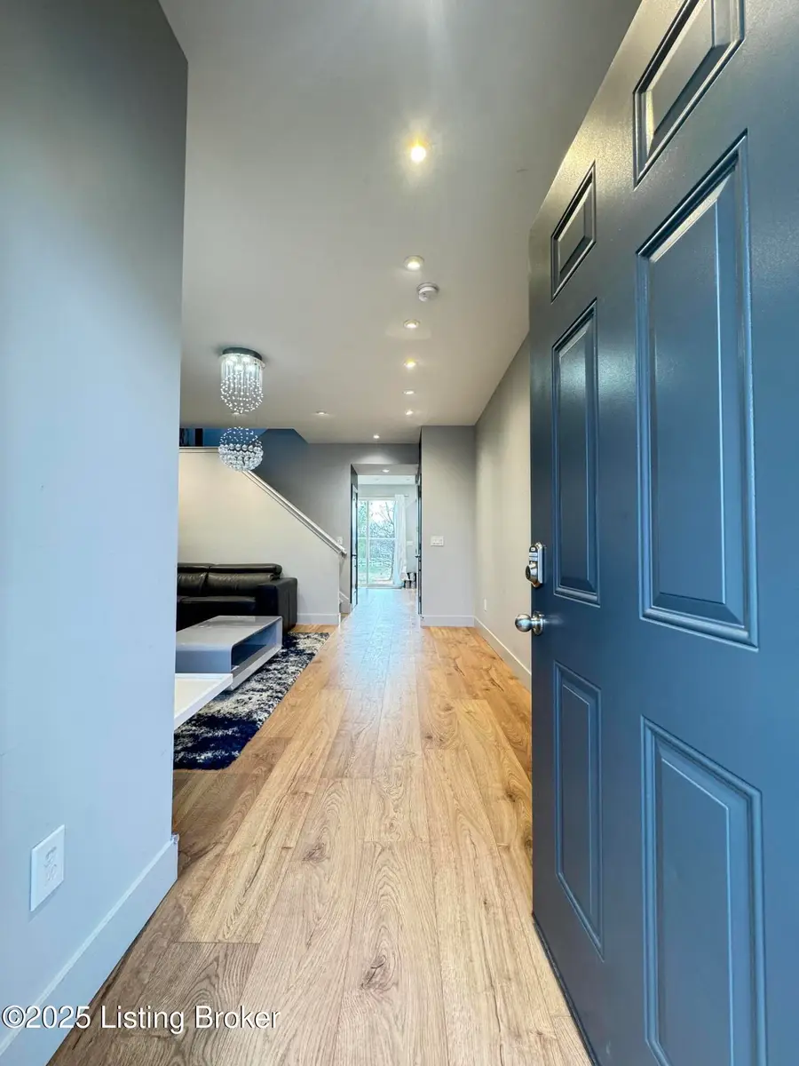 3202 Cotton Ln, Jeffersonville, IN 47130 - Image #2