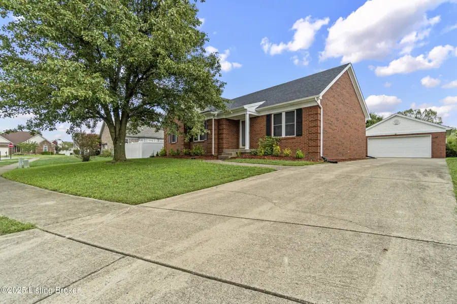 11703 Sun Beam Ct, Louisville, KY 40272 - Image #3