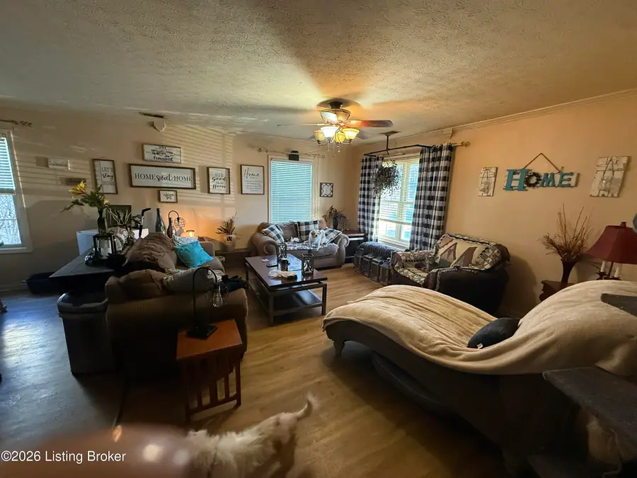 27 Howard Dr, Brandenburg, KY 40108 - #3