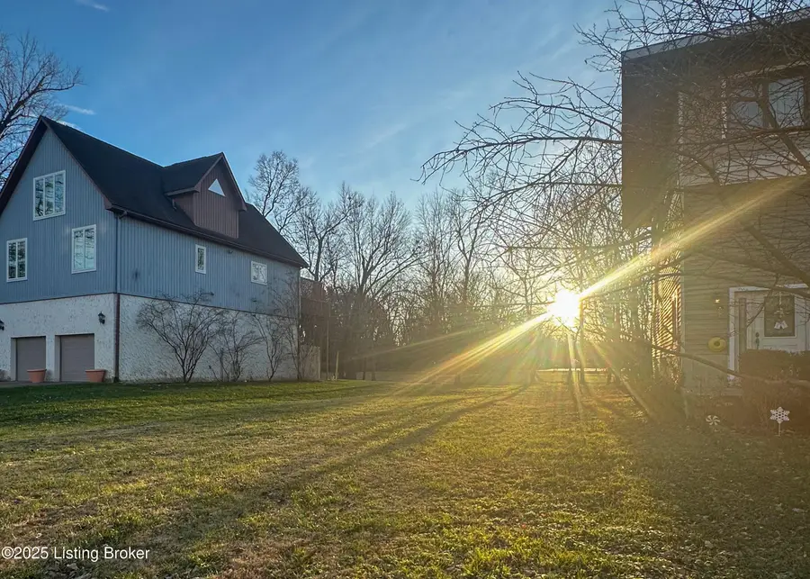 914 W Riverside Dr, Louisville, KY 40207 - Image #2