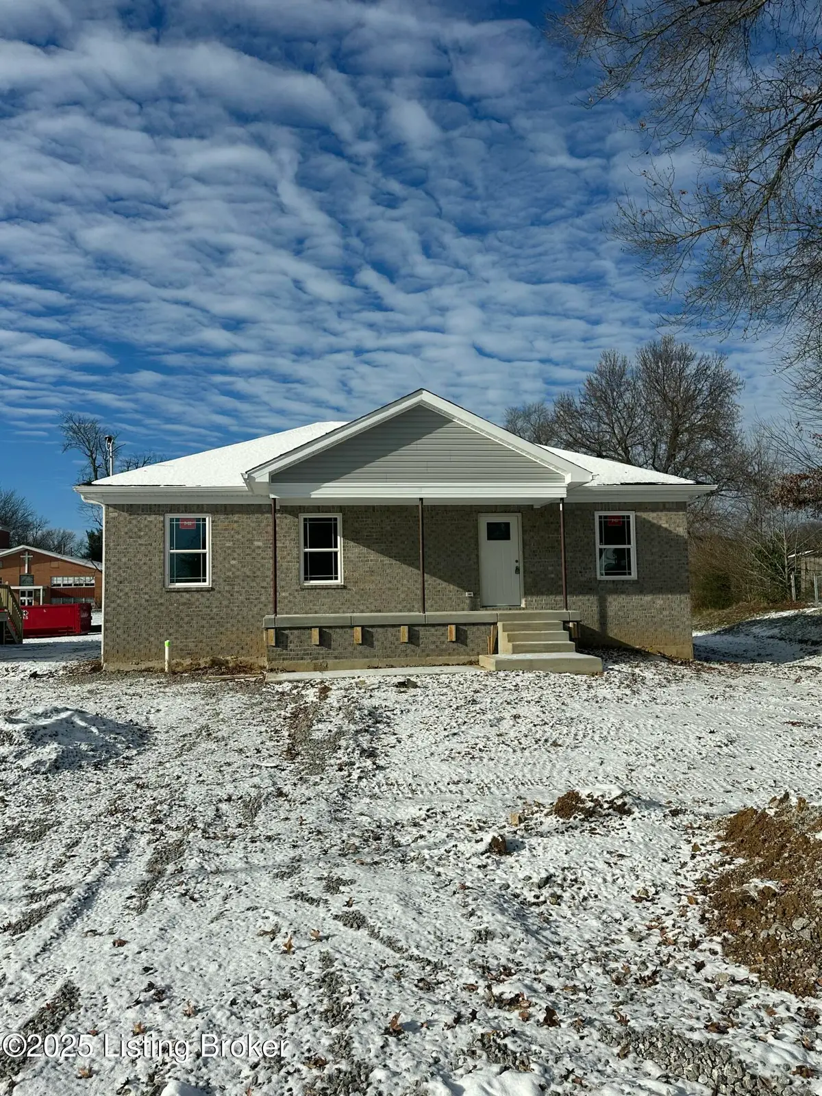 4704 Quinn Dr, Louisville, KY 40216 - Image #1