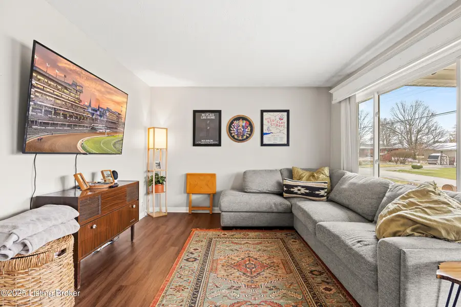 2421 Mcgee Dr, Louisville, KY 40216 - Image #3