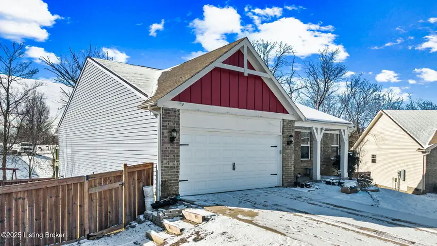 214 Garnette Ct, Mount Washington, KY 40047 - Image #2