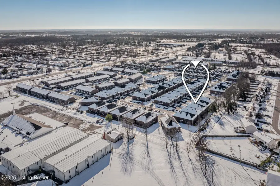 8432 Grand Trevi Dr, Louisville, KY 40228 - Image #2