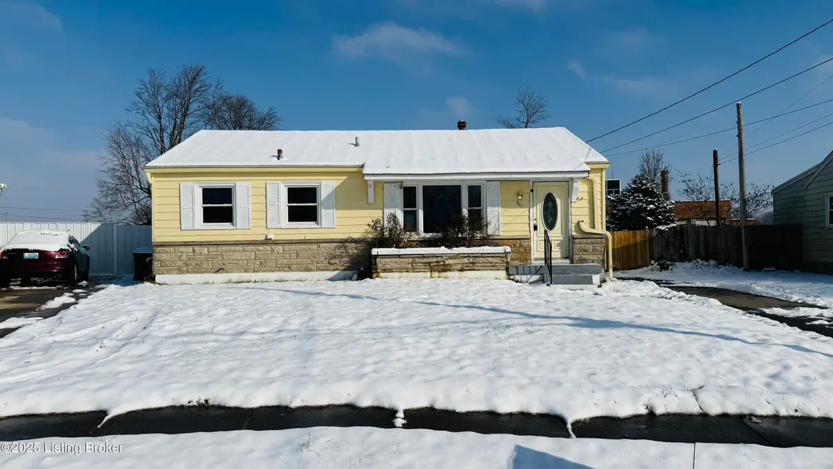 307 E Southside Ct, Louisville, KY 40214 - Image #1