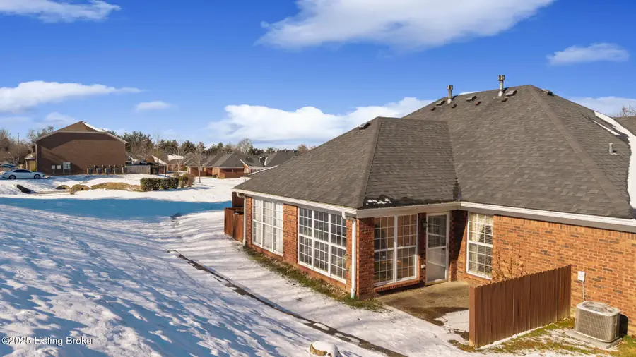 8448 Aspen Glen Way, Louisville, KY 40228 - Image #3