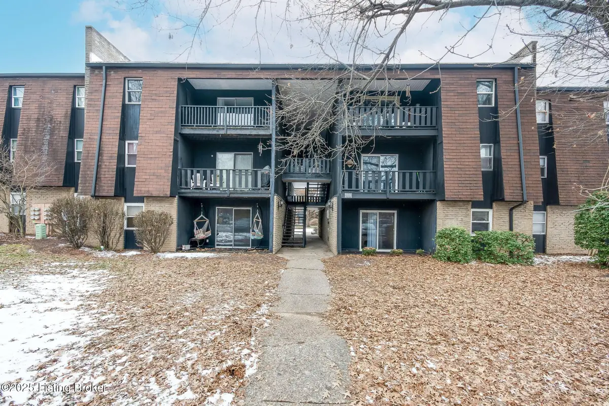 3504 Lodge Ln #APT 132, Louisville, KY 40218 - Image #1