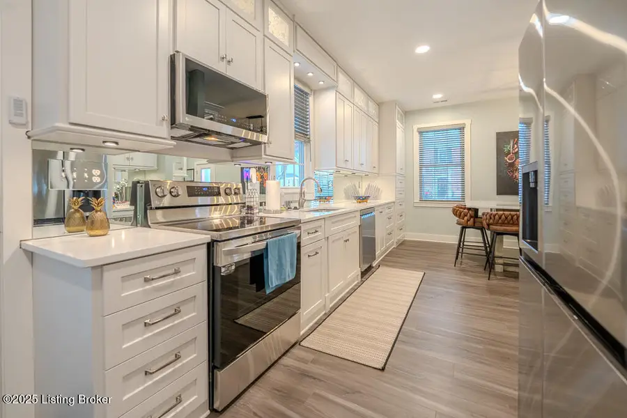 109 S Walnut Ave, La Grange, KY 40031 - Image #2