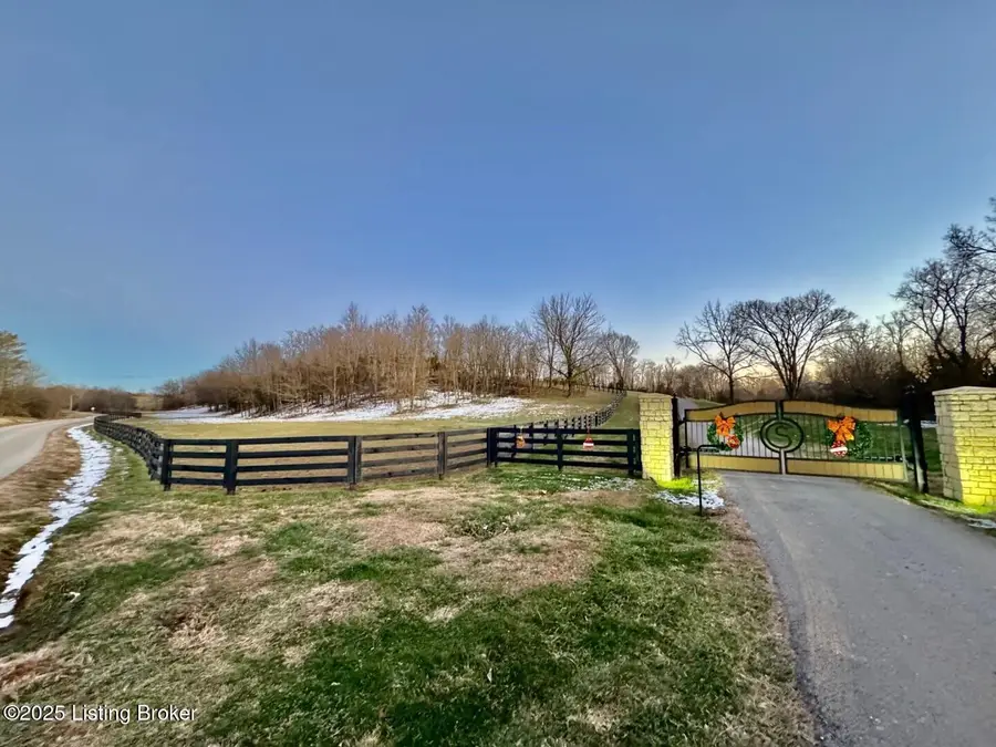 611 Horan Ln, Springfield, KY 40069 - Image #2