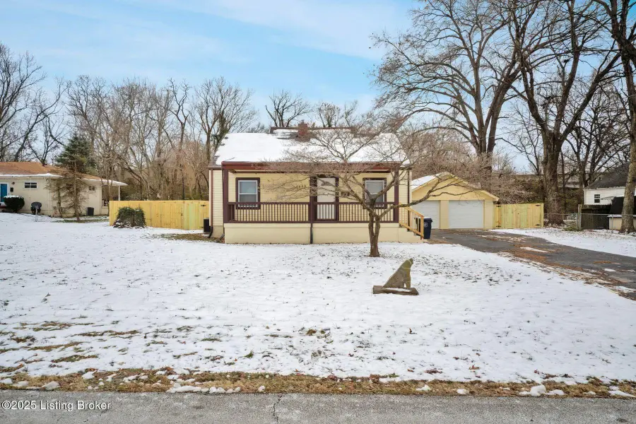 2220 Auburn Dr, Louisville, KY 40216 - Image #2