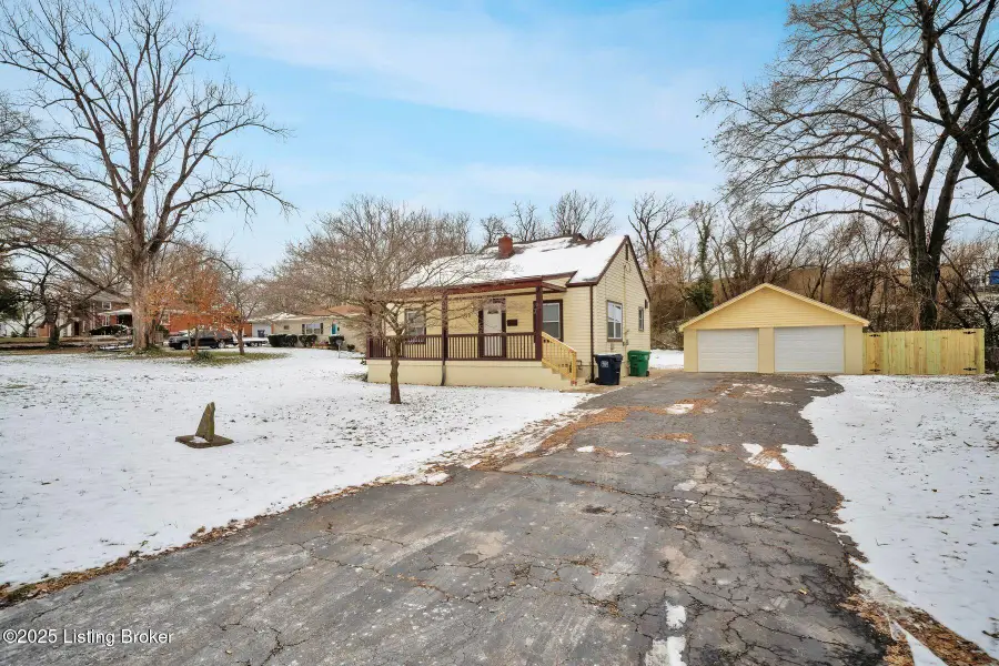 2220 Auburn Dr, Louisville, KY 40216 - Image #3