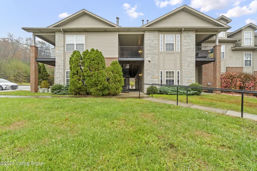 7309 St Andrews Woods Cir #105, Louisville, KY 40214 - Image #2