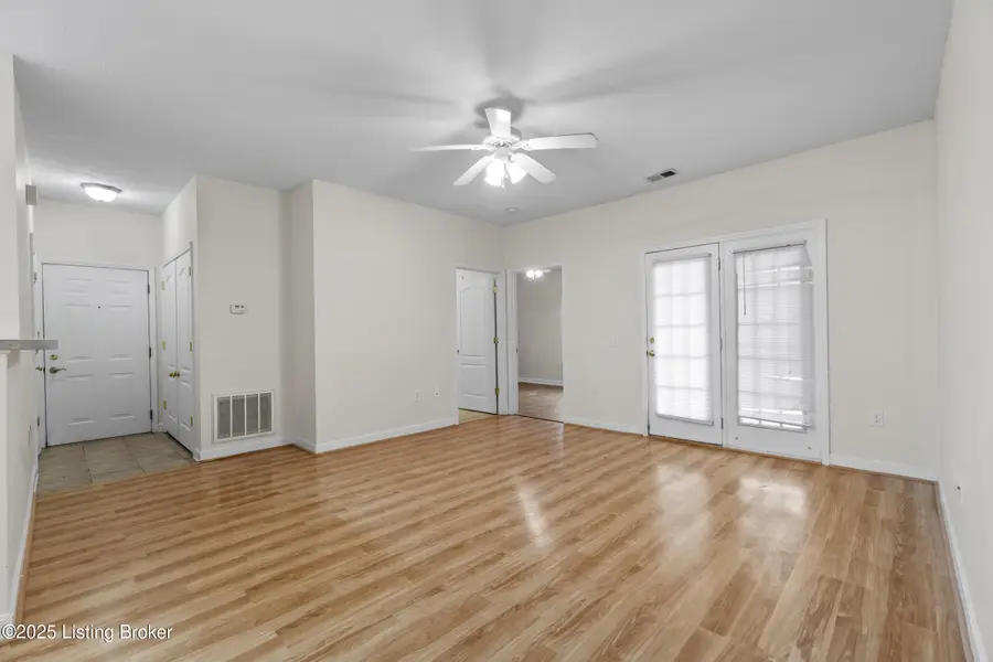 7309 St Andrews Woods Cir #105, Louisville, KY 40214 - Image #3