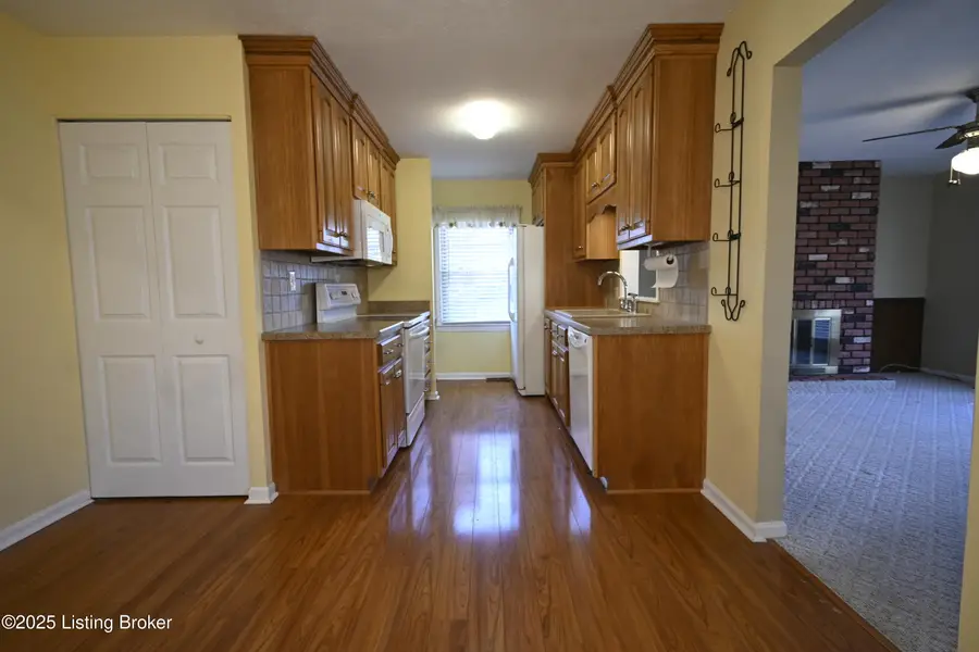 9107 Danby Ct, Louisville, KY 40291 - Image #2