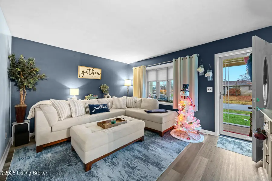 2312 Darrell Dr, Louisville, KY 40216 - Image #2